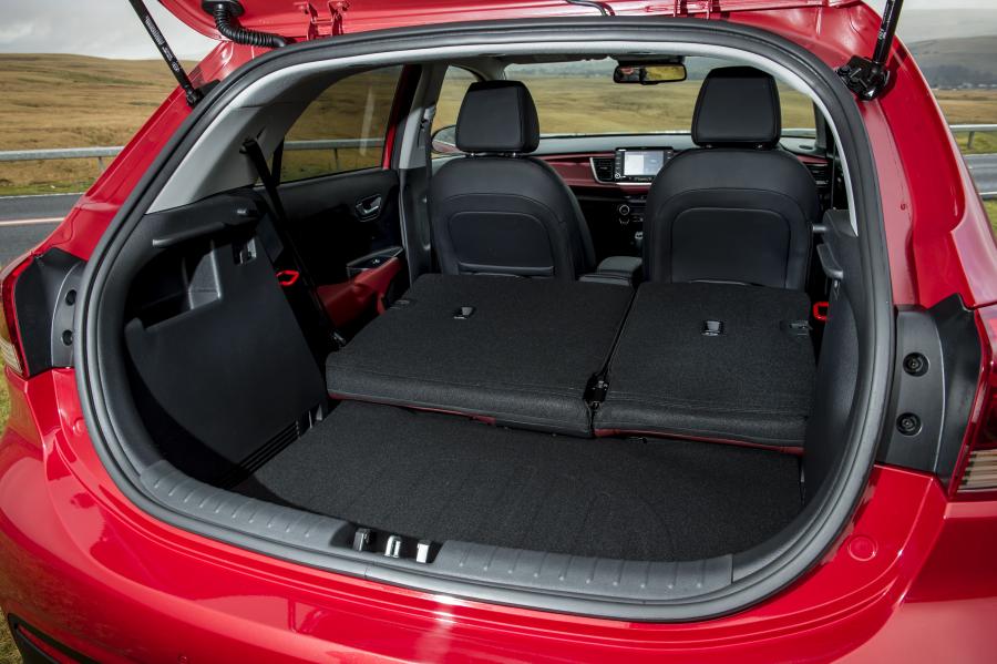 Багажник Kia Rio First Edition 2017 года  (UK) (фото 42 из 70)